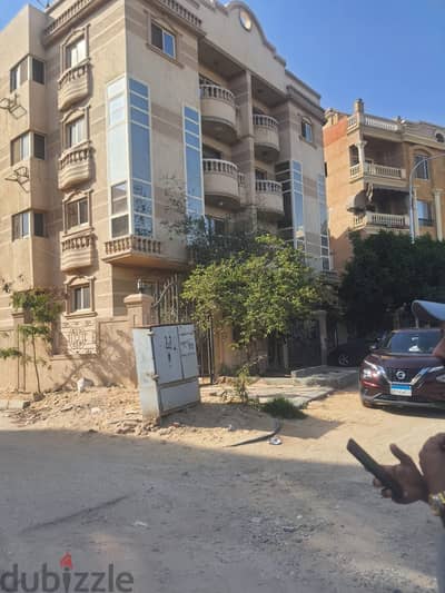 شقة لقطه بالعبور الحى التاسع 187 متر و 137 متر جاردن