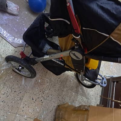 عربة أطفال ماركة جيب