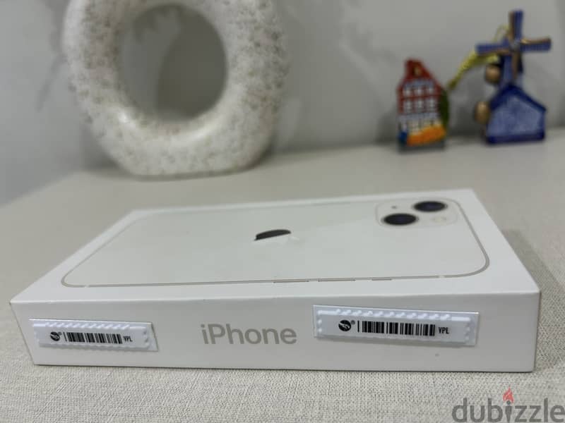 Apple - iPhone 13 8