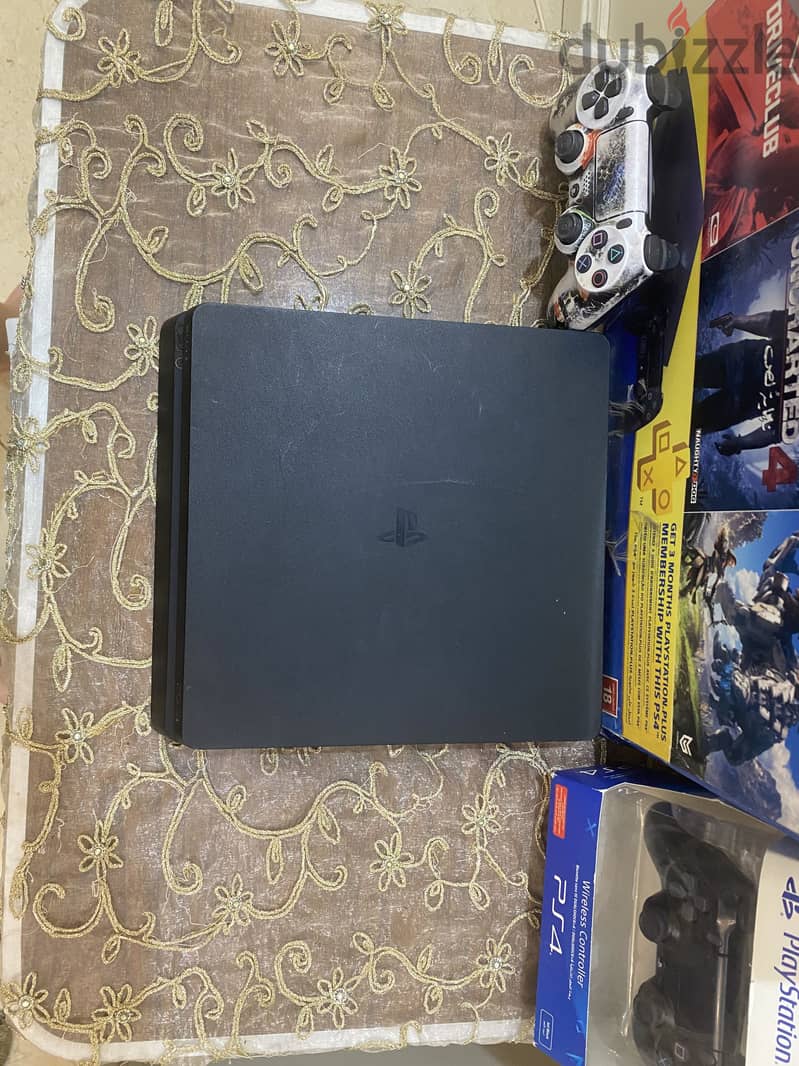 Ps4 slim 1
