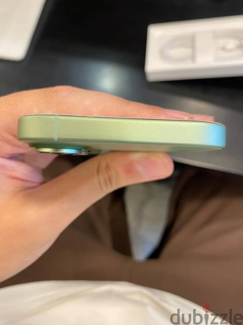 Apple - iPhone 17 2
