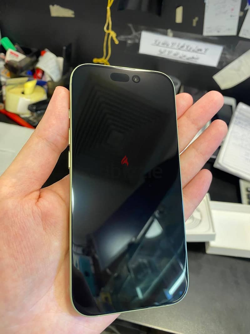 Apple - iPhone 17 3