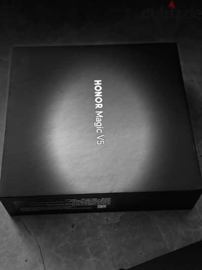 تليفون Honor magic v5 بحالة الجديد للبيع