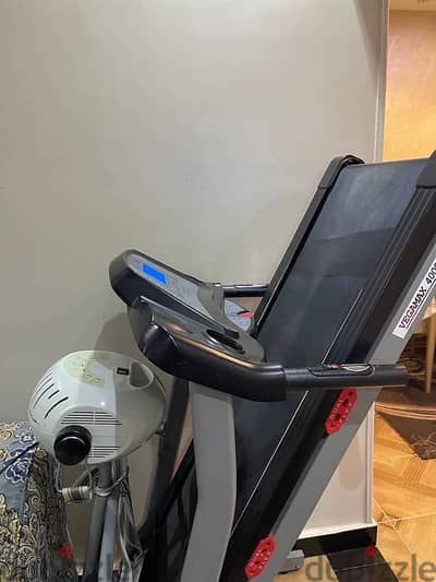 مشاية كهربائية Vegamax 3000 موديل 2012 بحزام تخسيس – حالة جيدة
