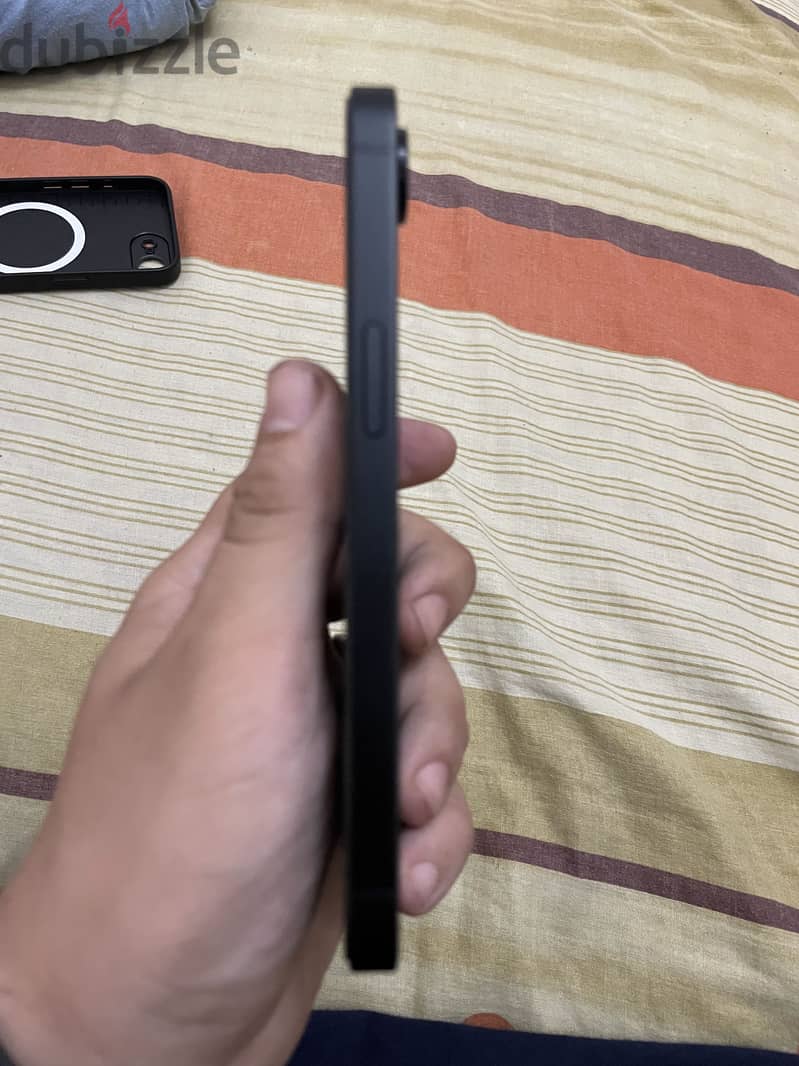 Apple - iPhone 16e 2