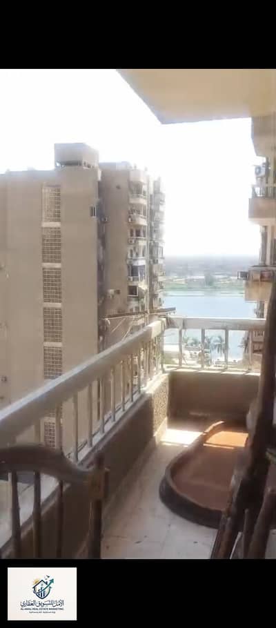 شقه للايجار المفروش كورنيش النيل تري النيل بجانب نادي الشروق خطوات للكورنيش وقريب لمدخل المعادي وجامعه حلوان موقع حيوي كل المواصلات والخدمات والمترو