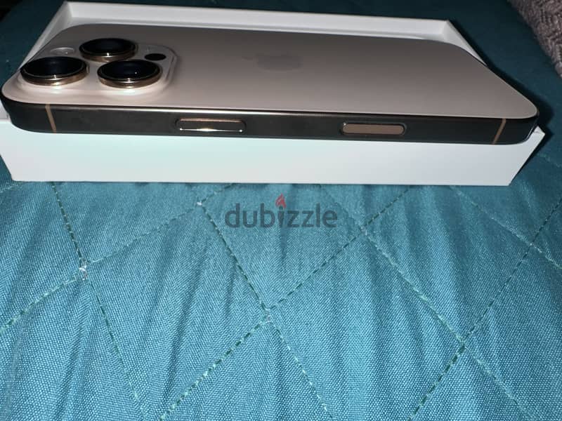 Apple - iPhone 16 Pro 4