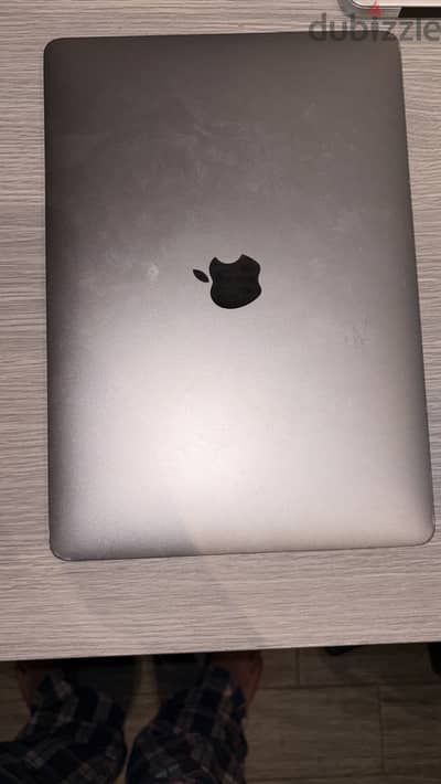 MacBook Air M1 in need of circuit board repair with box 128 gb