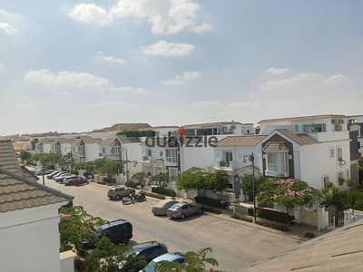 بنتهاوس للبيع في Mountain View Chillout Park – أكتوبر   167م + روف 72م   تشطيب كامل