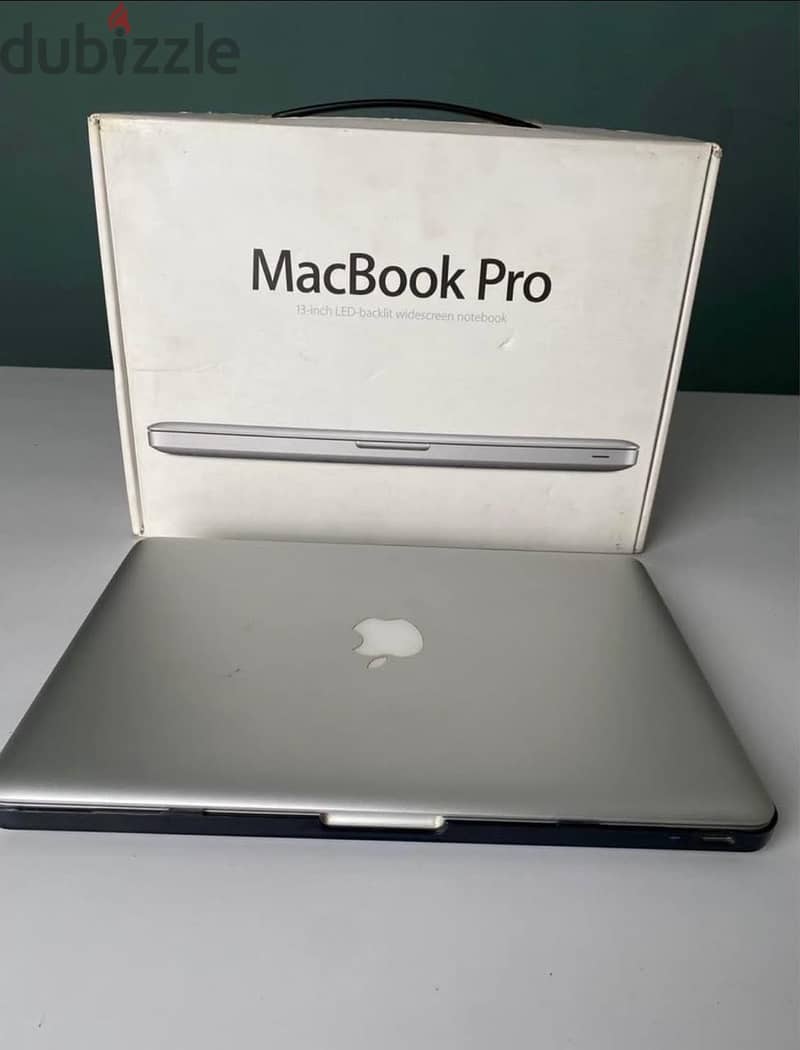 Mack book pro 2012 (13 inche) with box 2