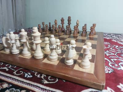 رقعة شطرنج و قطع شطرنج حجم كبير