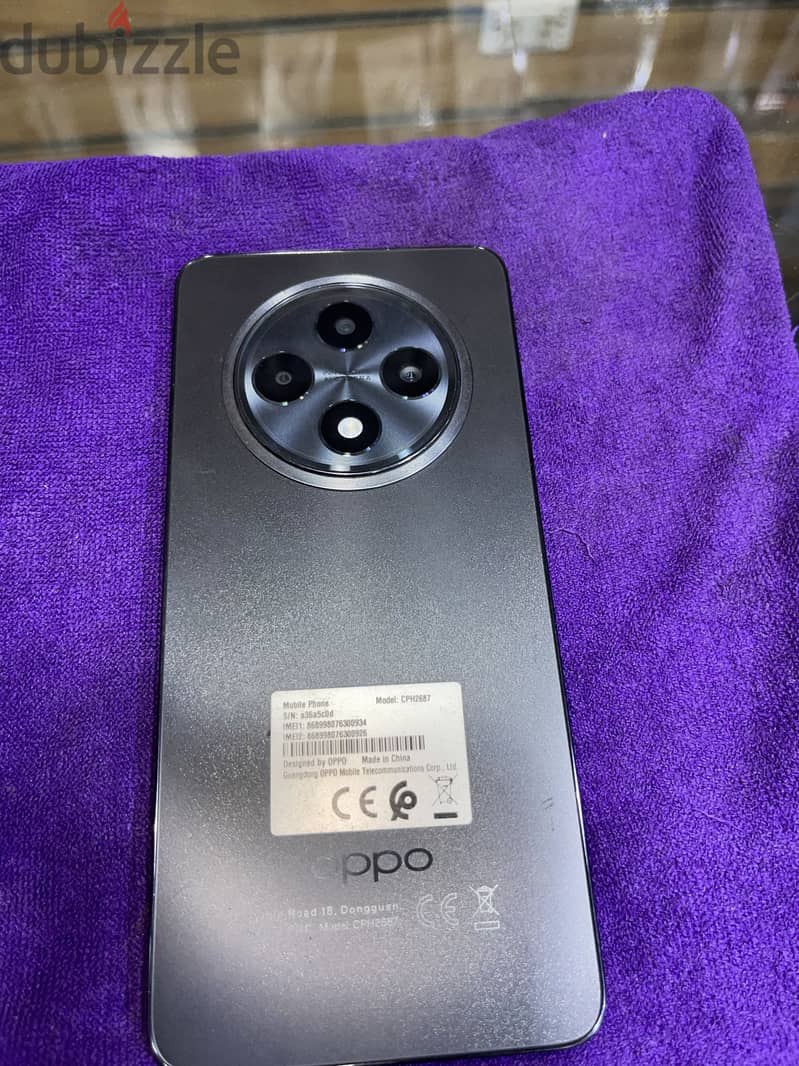 OPPO Reno12 F 4