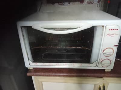 فرن كهربائي في حالة جيدة