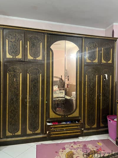 غرفه نوم كبيره استعمال للبيع