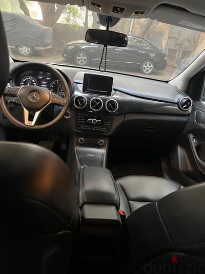 Mercedes-Benz B180 2014