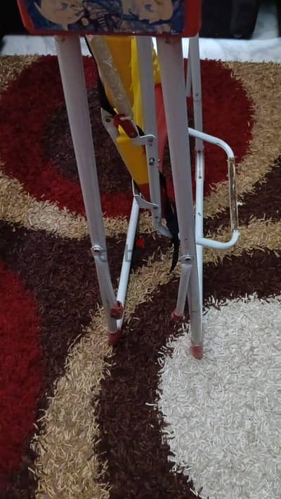 مرجيحه  للاطفال شغاله والحديد آلاف الاجمب مش مآثر فيها