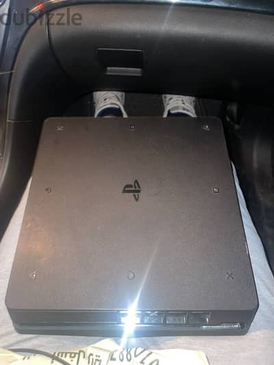 Ps4 slim+ 2 consoles Ps4 slim+ 2 consoles