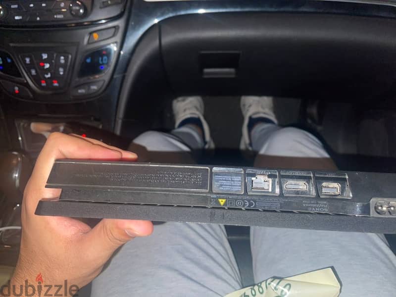 Ps4 slim+ 2 consoles 3