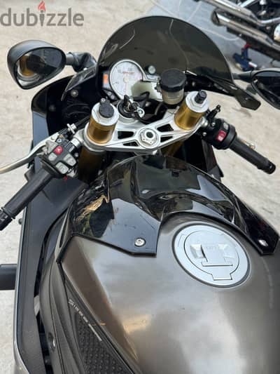 S1000