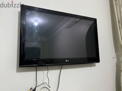للبيع شاشة LG Plasma 42 بوصة – موديل 42PQ30R