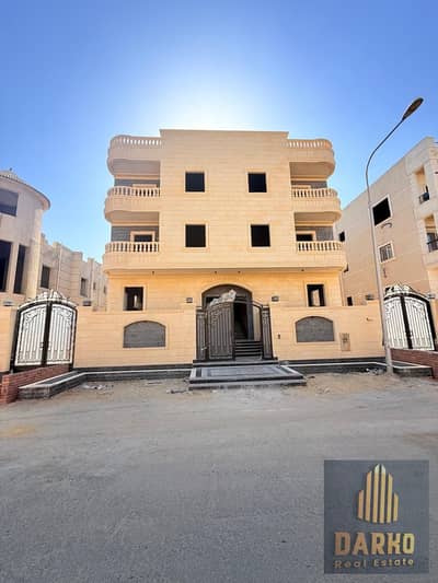 للبيع شقه ١٩٠م غرب سوميد ٦ اكتوبر بحرية بأفضل مجاورات غرب سوميد - بجوار جامعة مصر مباشرة ومول العرب  - خطوات من شارع النباتات ومول بجوار مول سوميد بافضل سعر