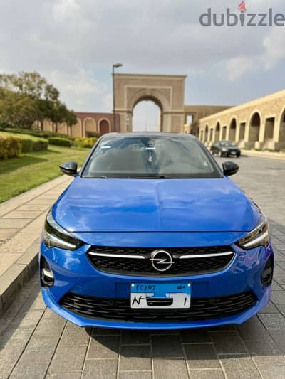 Opel corsa 2022 top line plus اعلى فئة ٢٦ الف كيلو فقط