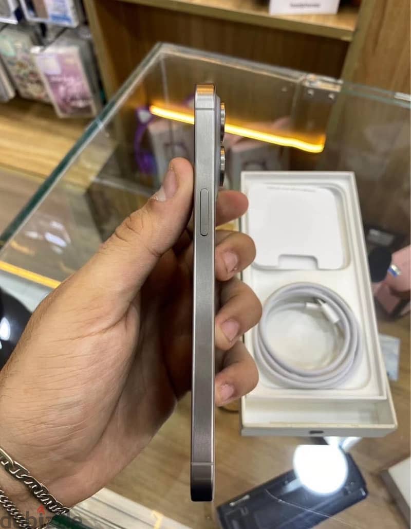 Apple - iPhone 15 Pro Max 4