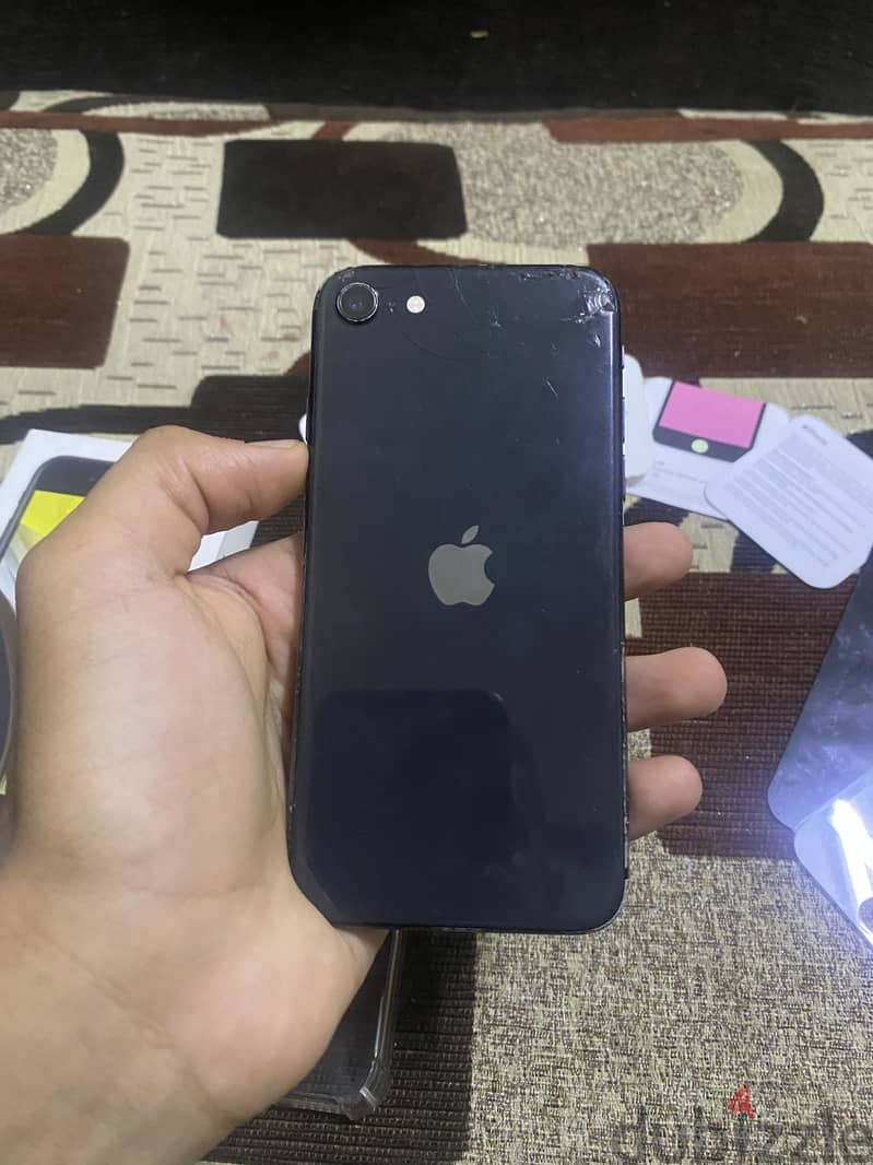 iPhone  SE  2020 7