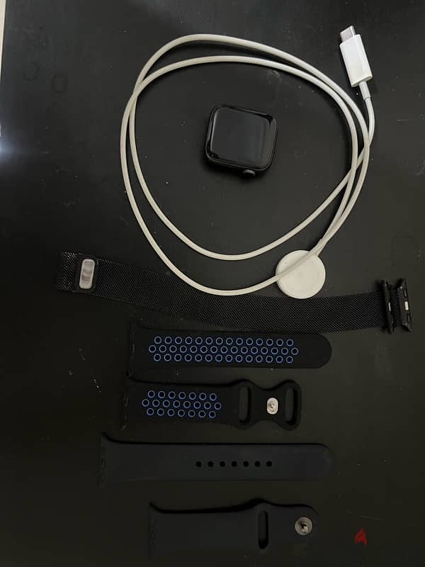 Apple watch SE space gray with midnight band gen 1, 40 mm, battery 99% 1