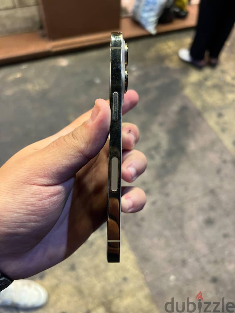iPhone 13 pro 4