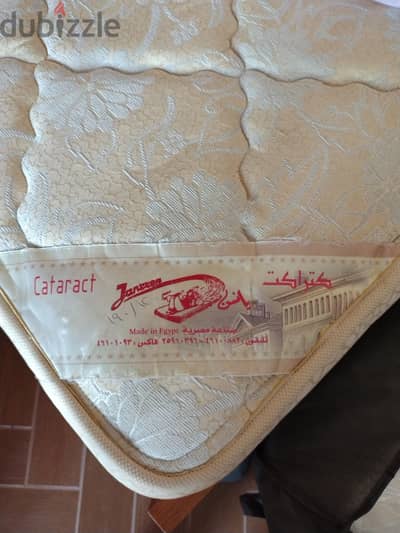 ٢ مرتبة يانسن كاتاركت مقاس ١٢٠ عرض  x ١٩٠ طول مستعملة بحالة جيدة جدآ
