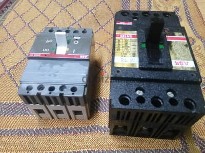 عدد ٢ مفتاح ABB  ( ١٢٥   أمبير)  حاله كالجديد