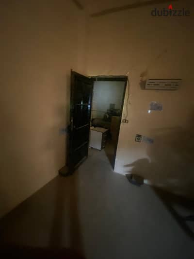 مصنع غذائى بيع المنطقة الصناعية التجمع الخامس مساحه 300متر تانى نمره من الشارع الرئيسى بدروم وارضى و2 متكرر
