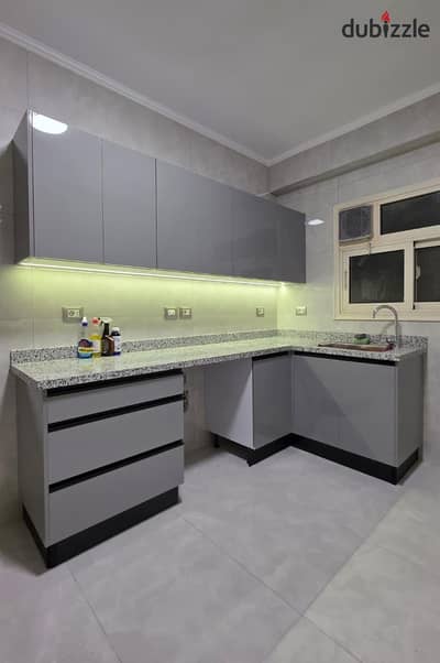 For rent, an apartment in Narjis buildings, a distinctive location next to Fatima Al-Sharbatly, a minute from Ninety, an upscale and residential place.