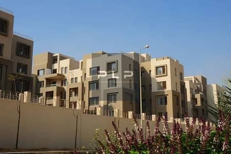 ستوديو للايجار مفروش بالكامل بسعر لقطه في كمبوند فيليدج جيت - التجمع الخامس  Village Gate