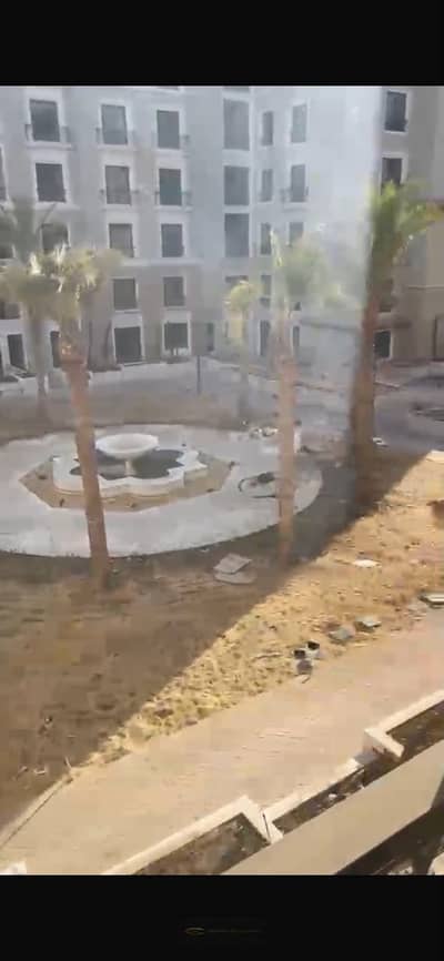 للإيجار شقة داخل كمبوند Village West – الشيخ زايد  شقة أول سكن بتشطيب كامل ومجهزة بالتكييفات والمطبخ.