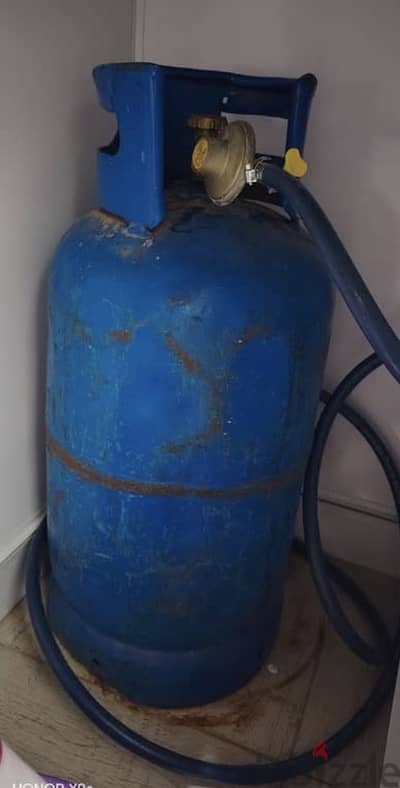 انبوبة و  منظم للبيع