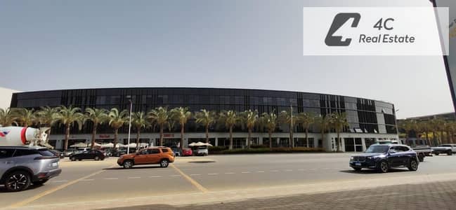 مكتب للإيجار بمساحة ٣٧٨ م استلام فورى  في موقع متميز في ليك فيو، القاهرة الجديدة Lake View, New Cairo