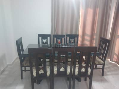 ترابيزة سفرة ب 8 كراسى