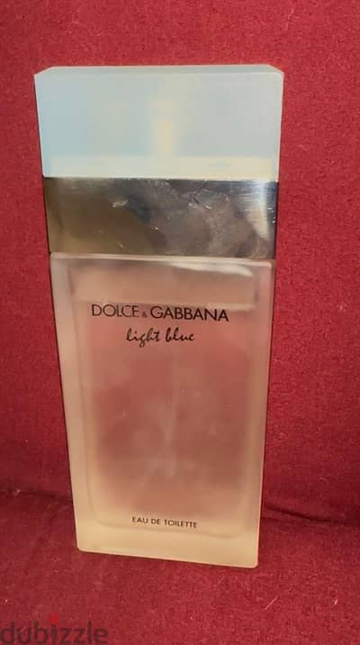 perfume Dolce and gabbana light blue مستعمل استعمال خفيف جدا و اصلی
