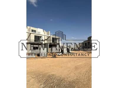 تاون هاوس كورنر بموقع متميز بفيو على لاند سكيب مباشرة بمقدم و اقساط استلام سنة فى بلوم فيلدز تطوير مصر Bloomfields