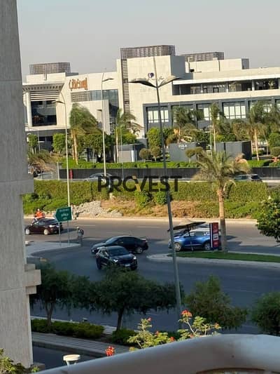 للإيجار شقة مفروشة في مدينتي ٣ غرف ٢ حمام - فرش فندقي