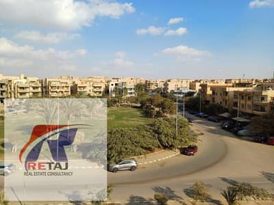 Roof for sale, 230 meters, in Al Banafseg, opposite Al Rehab