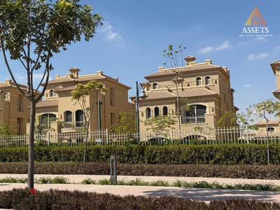 Townhouse for sale in La Vista City, ready to move 230m open view and prime location