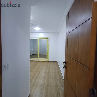 للإيجار | أول سكن | الدور الأول | 145م | واجهة بحرية وفيو مفتوح | تشطيب ألترا سوبر لوكس | كمبوند الخمائل – المرحلة الثالثة | 20,000 جنيه