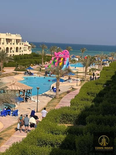 Chalet for sale in Palm Beach Village, Ain Sokhna. Very prime location, sea-facing and directly on the pool, steps from the sea.