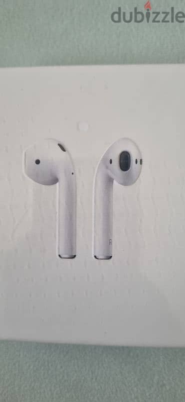 Apple AirPods (2nd generation) 4