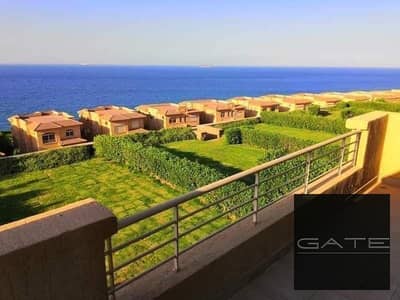 توين هاوس للبيع في تلال السخنة – العين السخنة  المرحلة الخامسة | صف ثالث على حمام السباحة | Sea View  موقع مميز جدًا بإطلالة كاملة ومفتوحة على البحر،