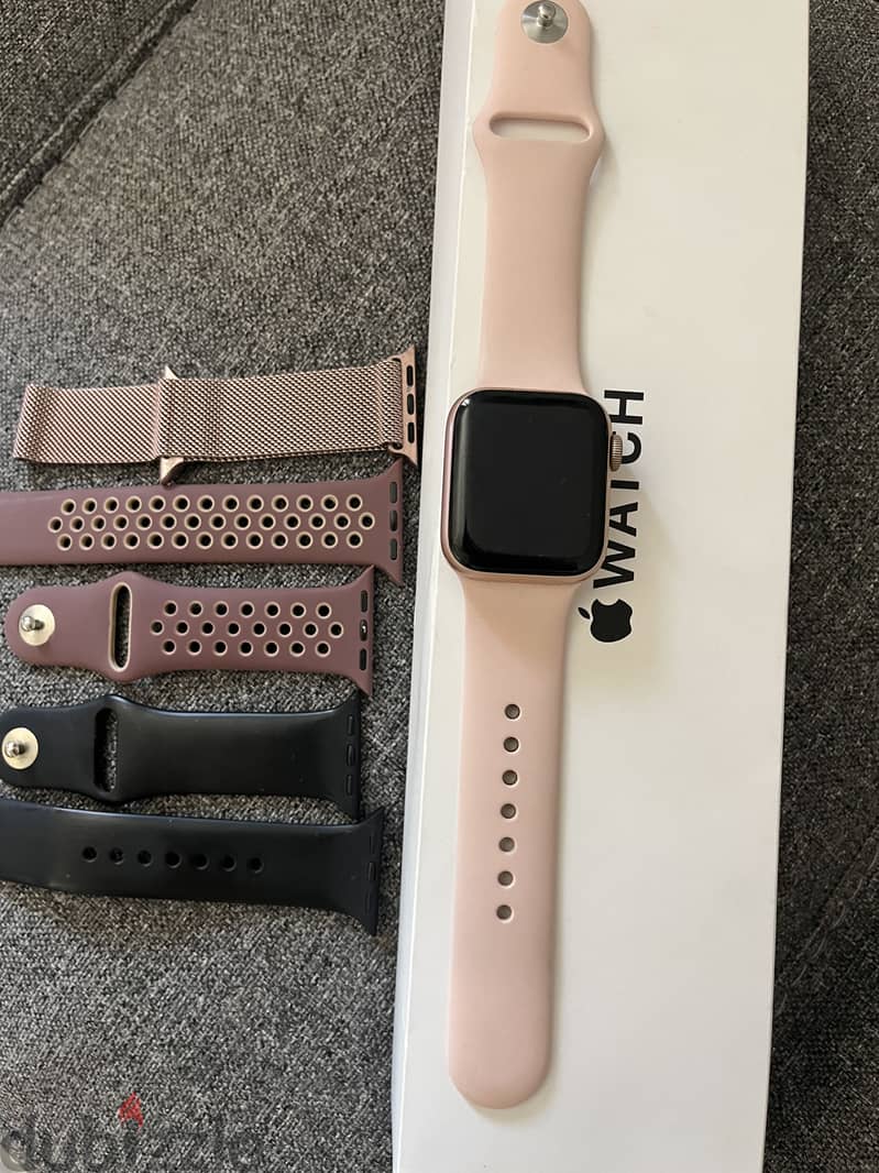 Apple watch se size 40 2
