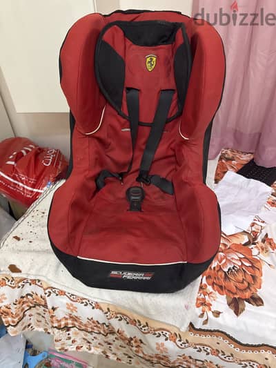 كرسي طفل ماركة فيراري